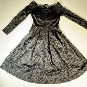 Chic Long Sleeve Lace Dress in Black